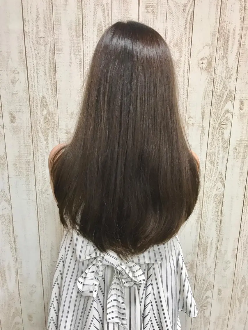 セミロング ロング アッシュ ロング ユウ イチのヘアスタイル