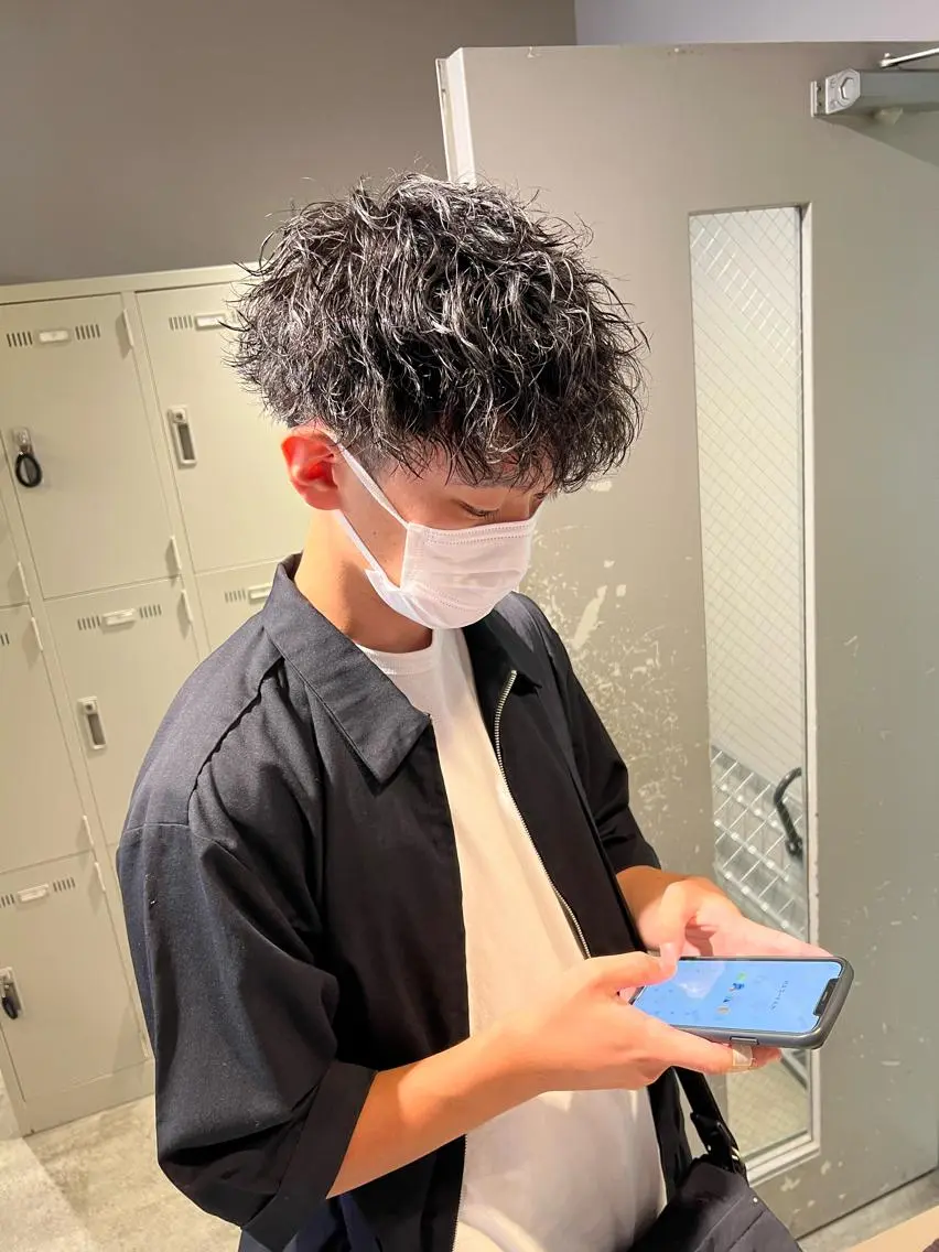 ショート カラー パーマ メンズ メンズパーマ特化 TAIGAのヘアスタイル