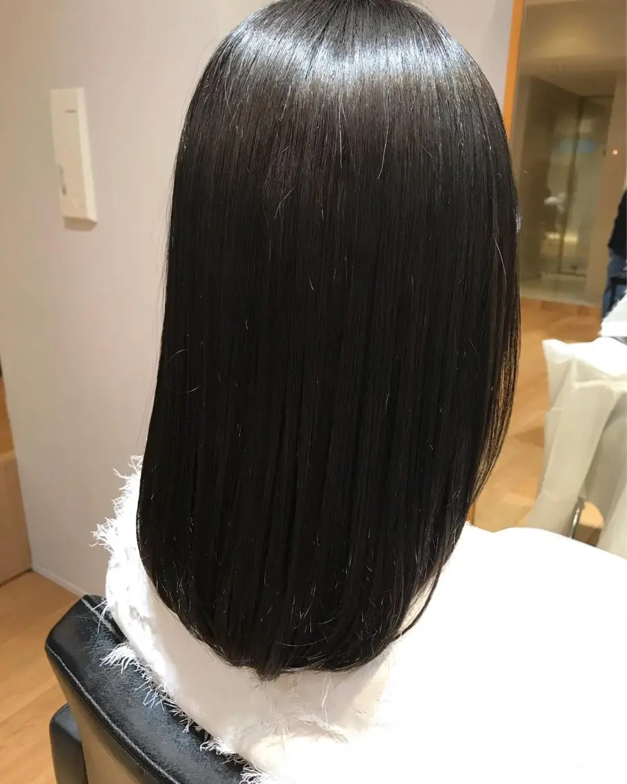 ミディアム カラー パーマ ヘアアレンジ 黒髪 透明感カラー グレージュ カット ヘアカラー トリートメント 松田 亮葉のヘアスタイル