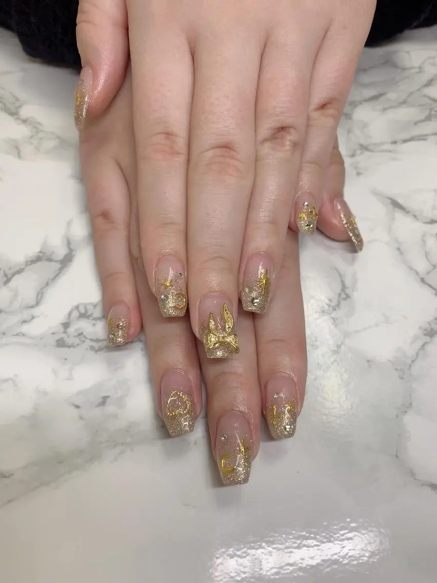 ネイル はな💎ネイル ワンホン、長さ出しのネイルデザイン