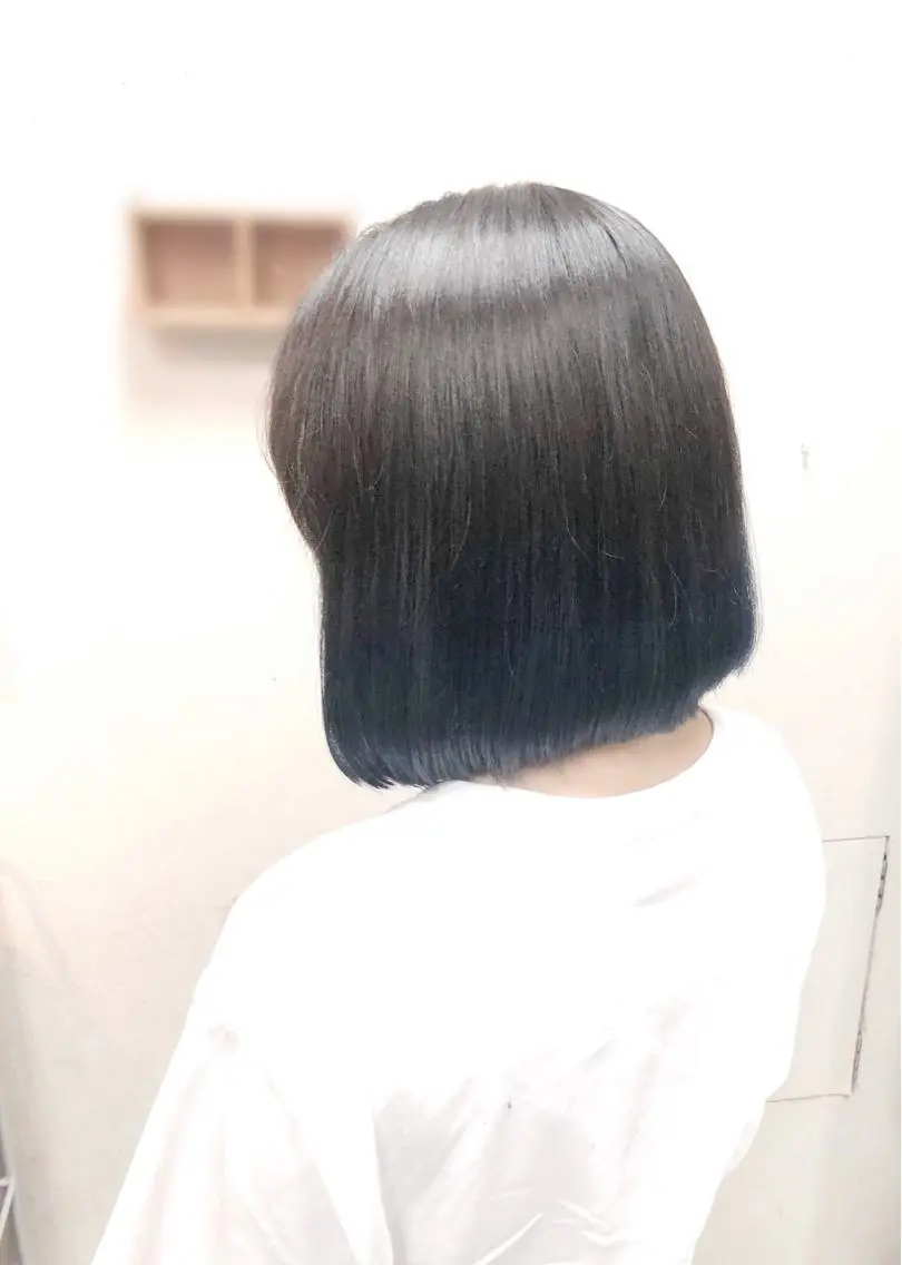ショート カラー グラデーションカラー ネイビーカラー ケアブリーチ /髪質 改善/古橋圭史郎のヘアスタイル