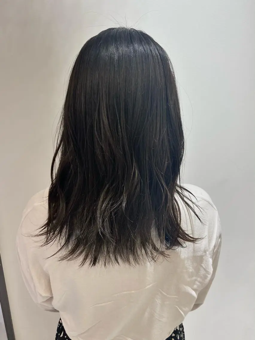 セミロング カラー ヘアカラー 🐺ウルフ/レイヤー 似合わせ‎🤍沙羅のヘアスタイル