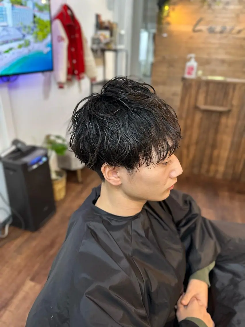 ミディアム パーマ メンズ ミディアムパーマ メンズパーマ 波巻きパーマ カット パーマ トリートメント Luzir⭐︎ GEN⭐︎のヘアスタイル