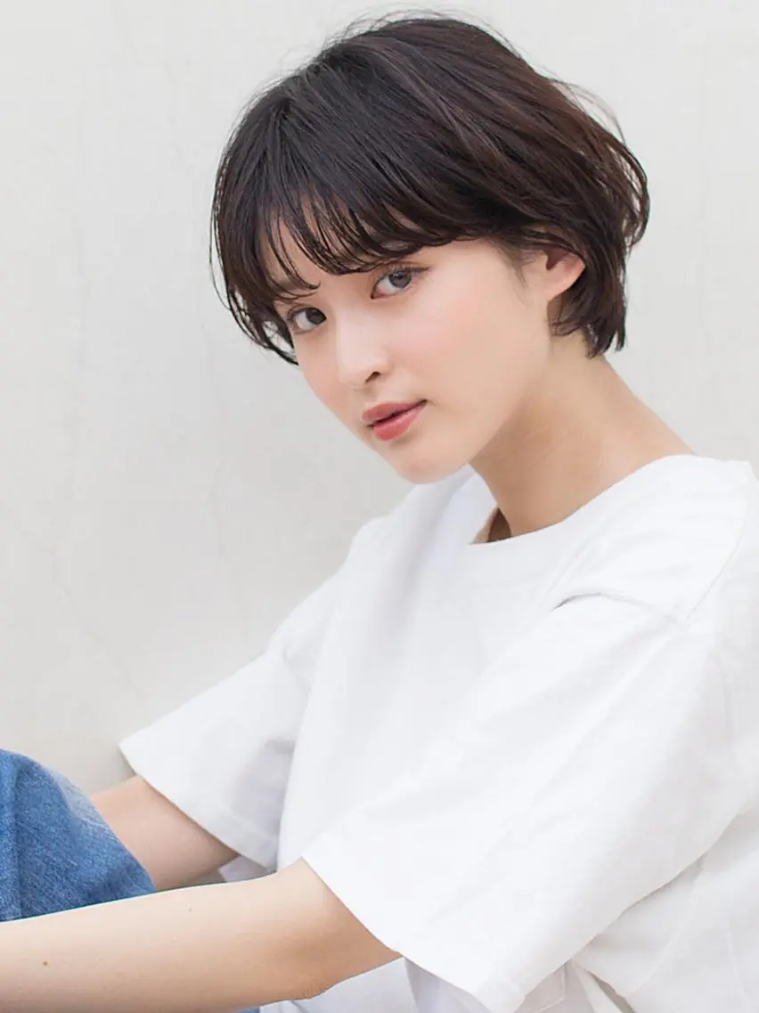 ショート 切りっぱなしボブ ショートボブ ボブ ハイライト シースルーバング デザインカラー茅ヶ崎 オオタ カズキのヘアスタイル