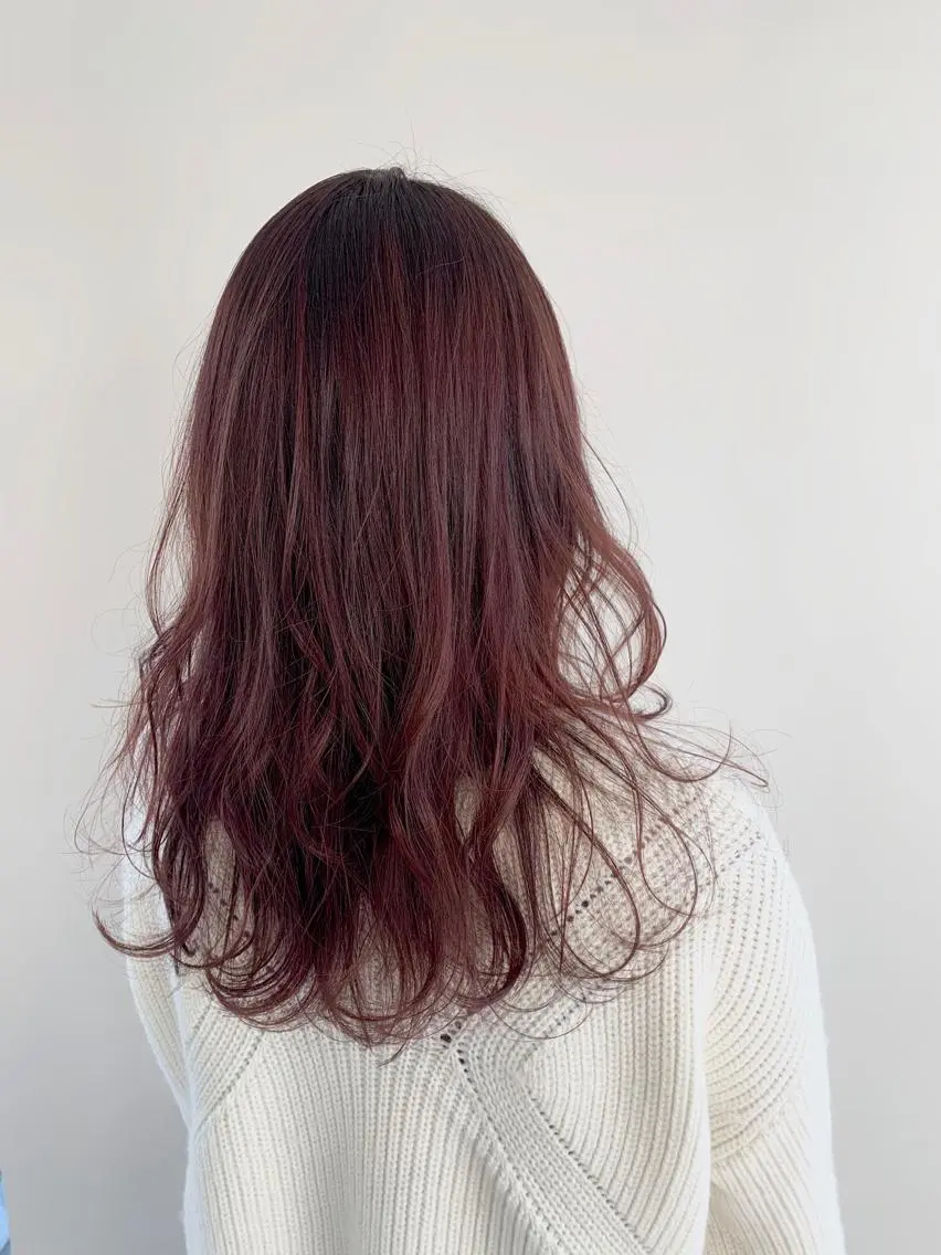 セミロング カラー パーマ ヘアアレンジ ブラウンカラー レッドカラー レッドブラウン レイヤーカット 加藤 綾華のヘアスタイル