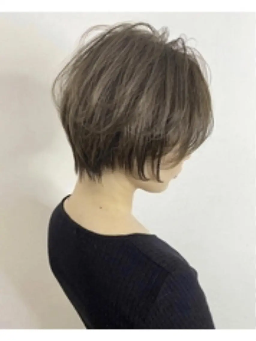 カラー 堤 麻衣子のヘアスタイル