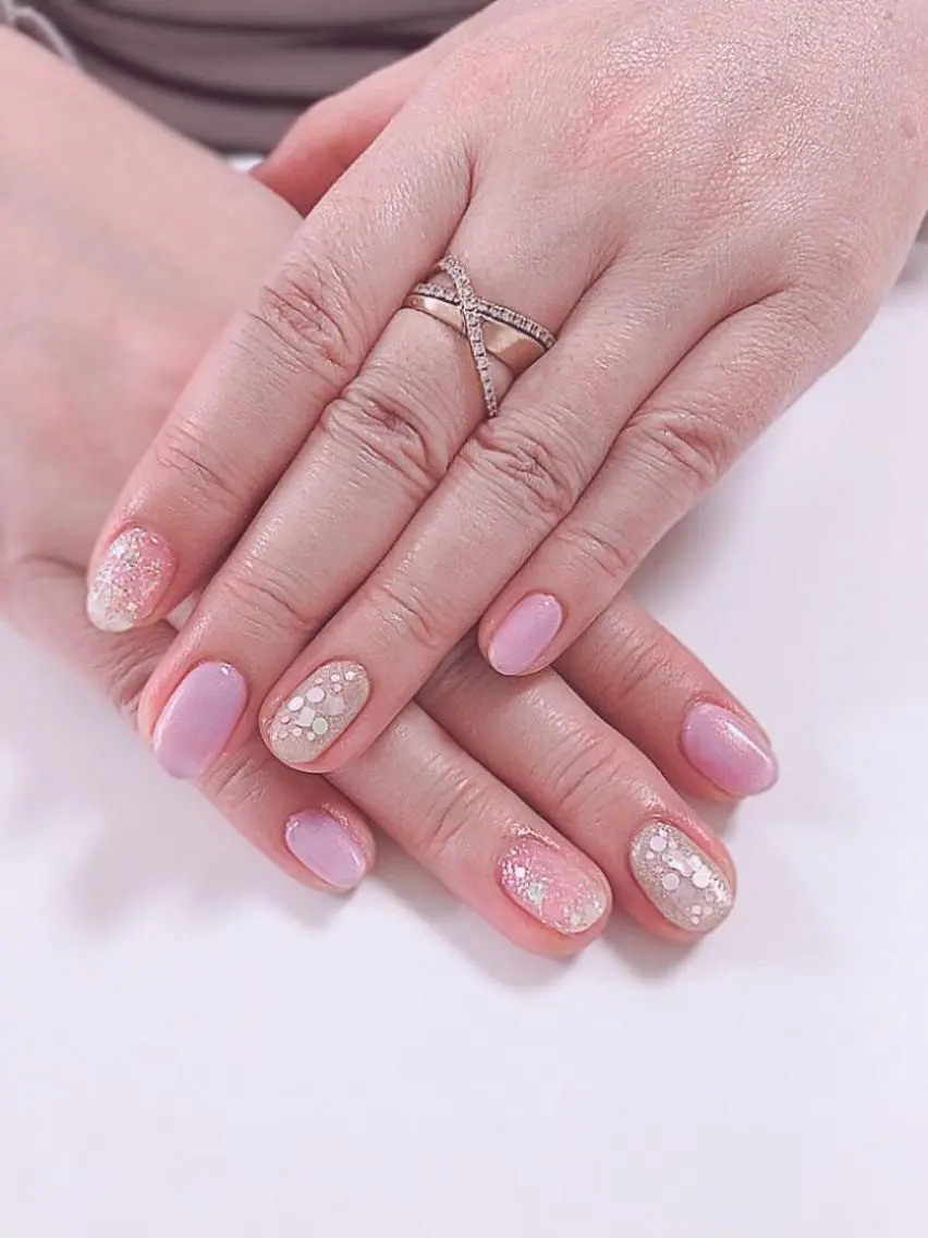 ネイル アートネイル 長さ出し フットネイル グリーン ニュアンスネイル Lily Roseスタッフ一同のマツエク・マツパデザイン