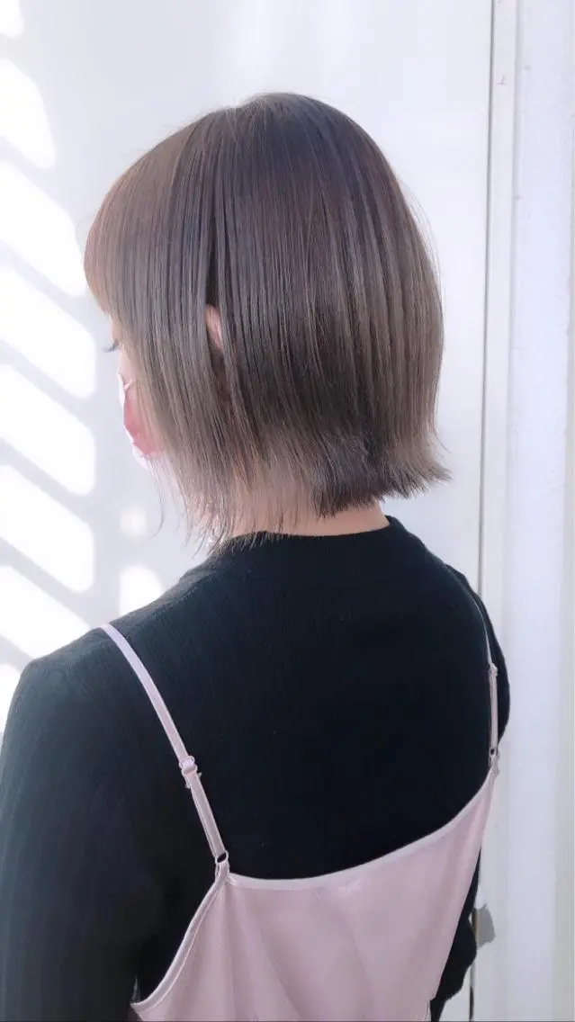 ミディアム カラー カット ヘアカラー トリートメント 韓国🇰🇷レイヤー 映える顔周り🩷のヘアスタイル