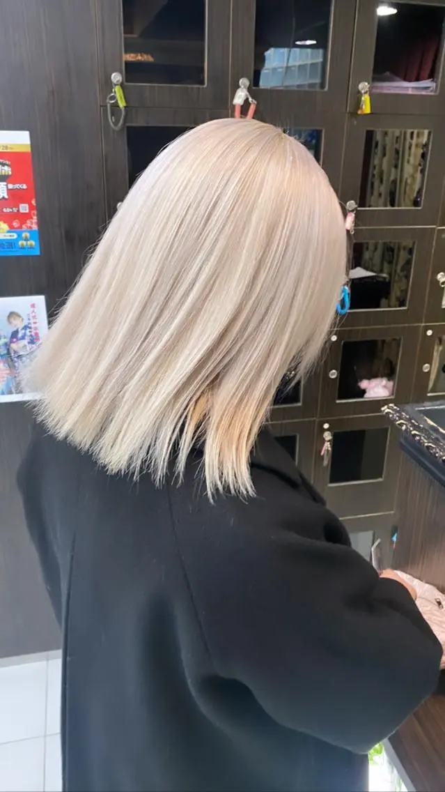 ミディアム ヘアカラー グレージュ達人/赤み 消し/ブリーチ/岩崎のヘアスタイル