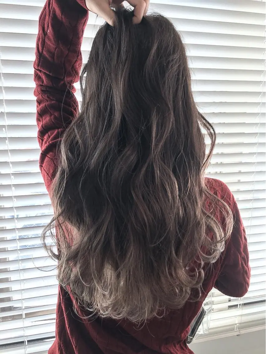 セミロング ハイライト バレイヤージュ 藤沢 髪質改善 竹内ケンゴのヘアスタイル