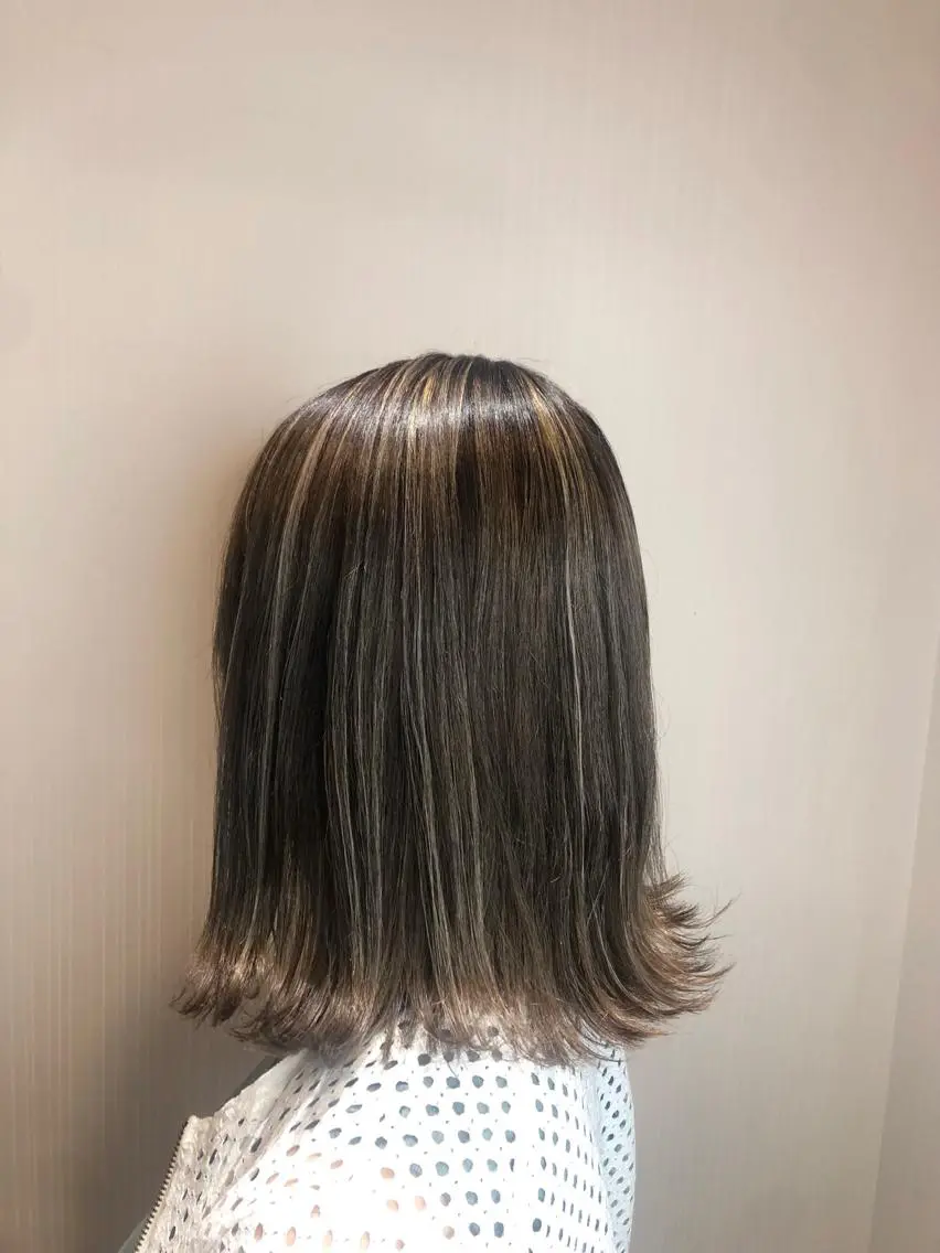 ミディアム カラー ハイライトカラー ハイライト ヘアカラー 新井 友菜のヘアスタイル