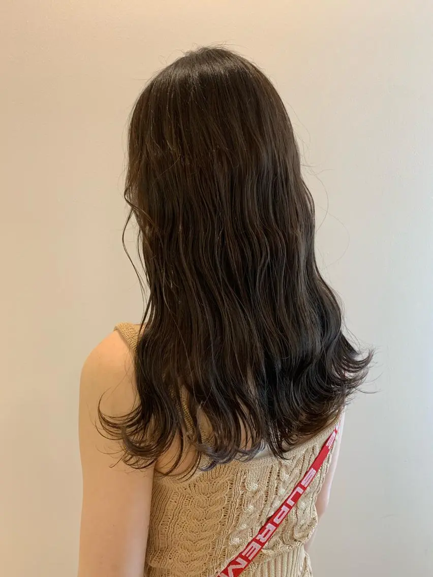 ロング カラー ベージュカラー 顔まわりカット✄ ベージュカラー🧸のヘアスタイル