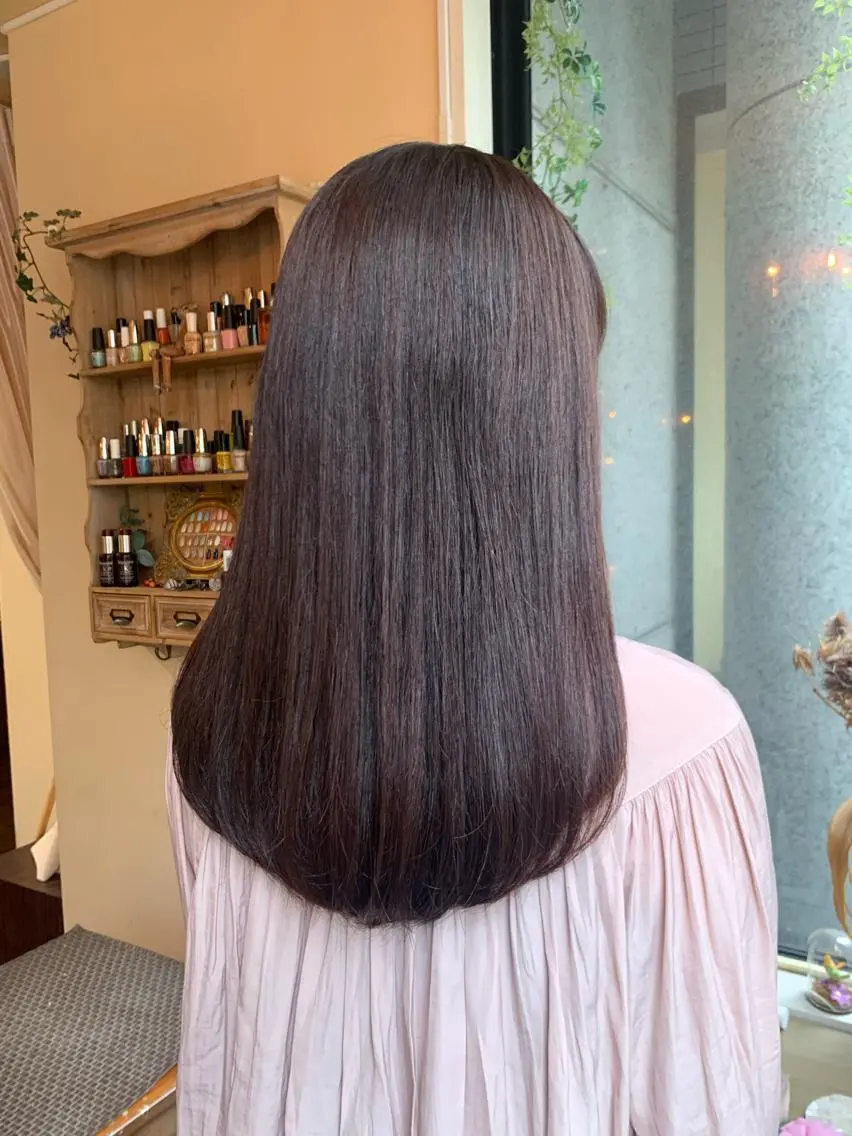 セミロング カラー ブラウンカラー ピンクカラー ピンクパープル ピンクブラウン パープルカラー カット ヘアカラー トリートメント FAVOR Emiのヘアスタイル