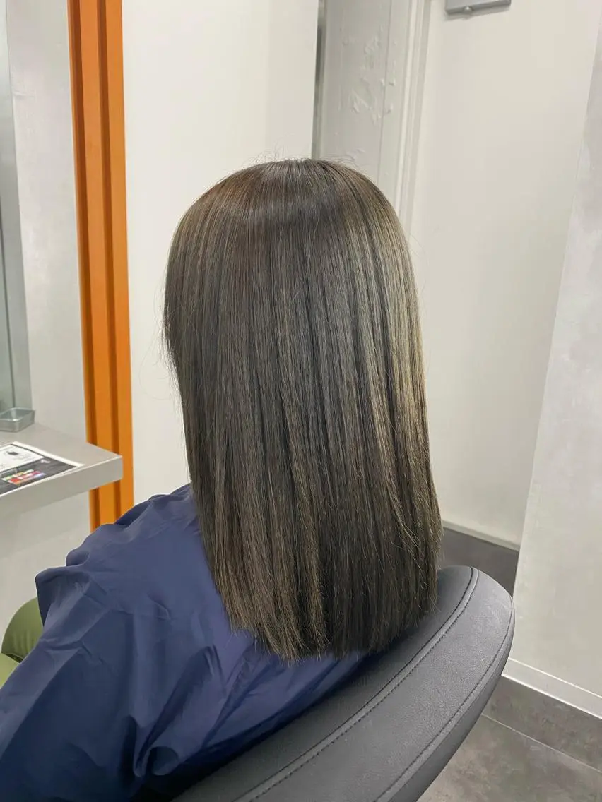 セミロング カラー カット ヘアカラー トリートメント 長畑 光紀のヘアスタイル