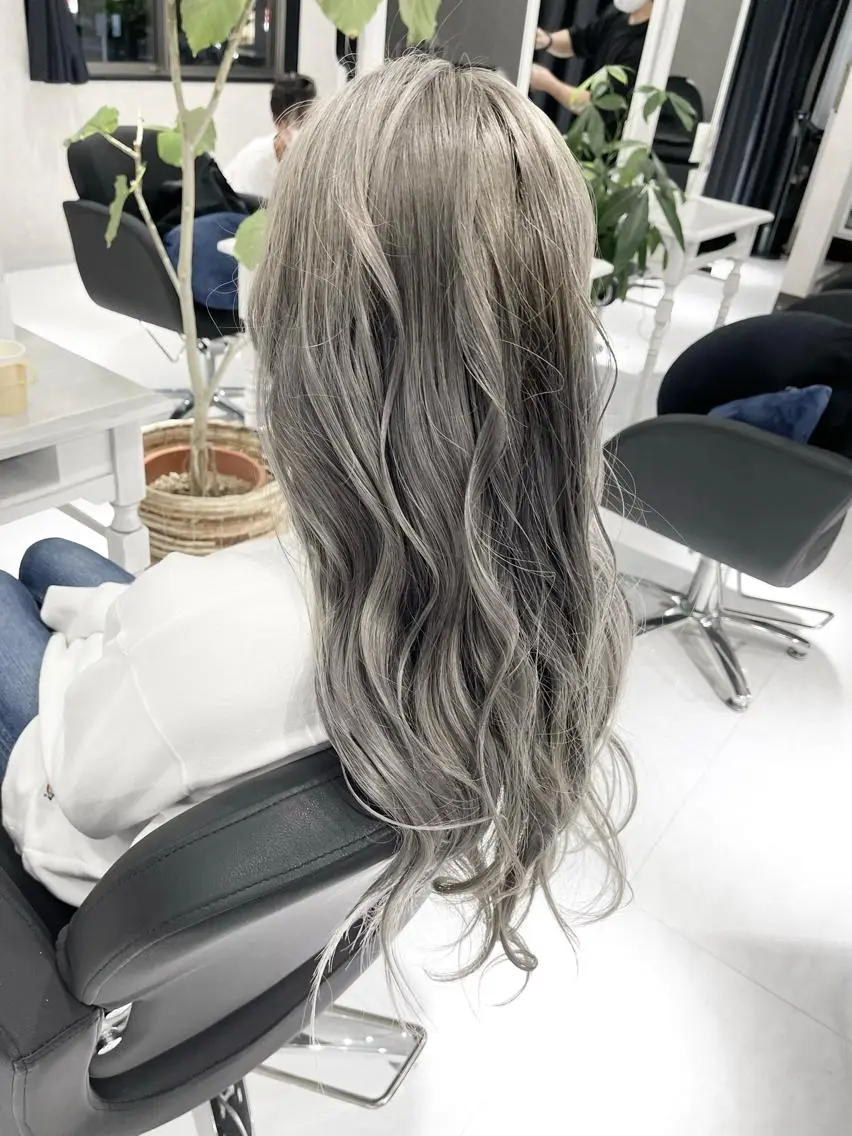 ロング カラー グレージュ 穐山 翔【店長】 髪質改善/ハイライトのヘアスタイル