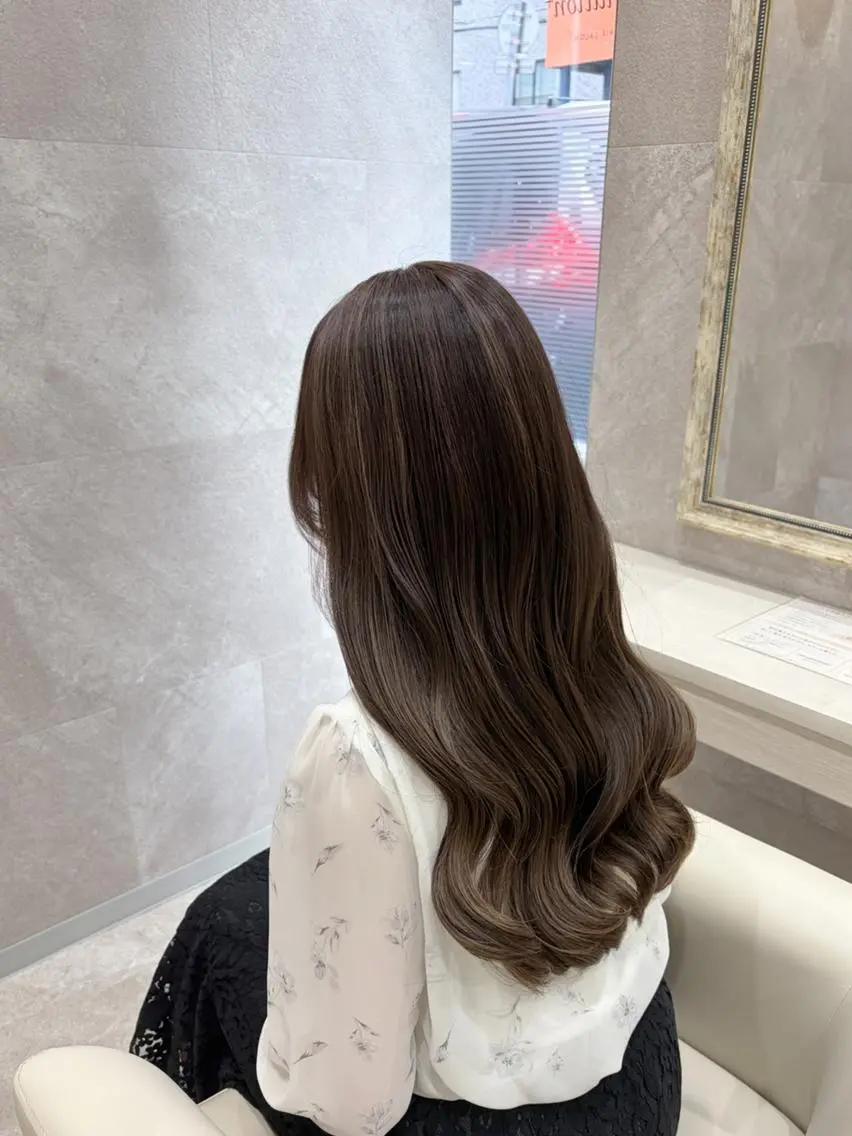 セミロング ハイライト 韓国ヘアケアブリーチ 莉奈のヘアスタイル