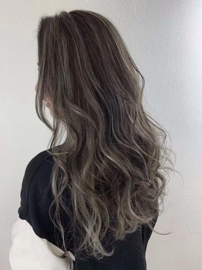 ロング カラー 透明感カラー ハイライトカラー イルミナカラー 3Dハイライト ハイライト 🎊ルービック 京橋店💛のヘアスタイル