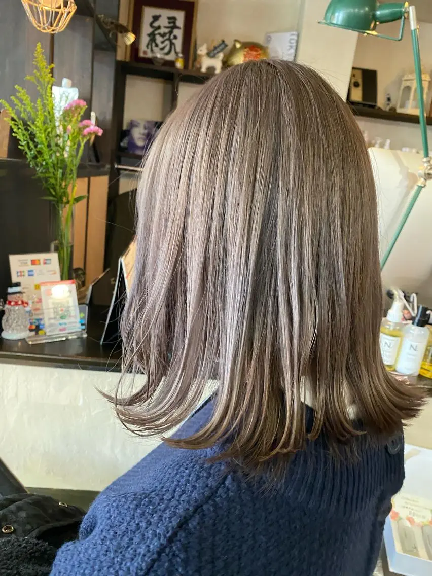 ミディアム 立野 希沙のヘアスタイル