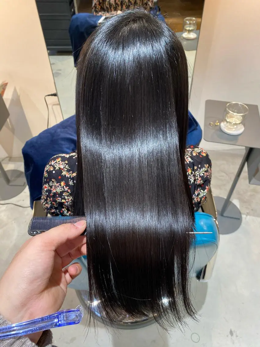 セミロング 必ず笑顔で帰っていた だきます!安田祐貴のヘアスタイル