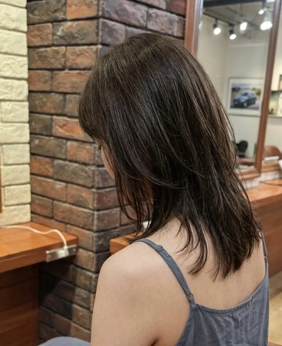 ミディアム カラー レイヤーカット カット ヘアカラー トリートメント ヘッドスパ flencia 丸 和博|カットのヘアスタイル