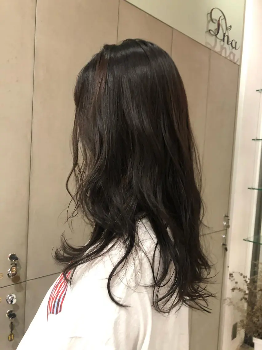 セミロング カラー 古屋 花織のヘアスタイル
