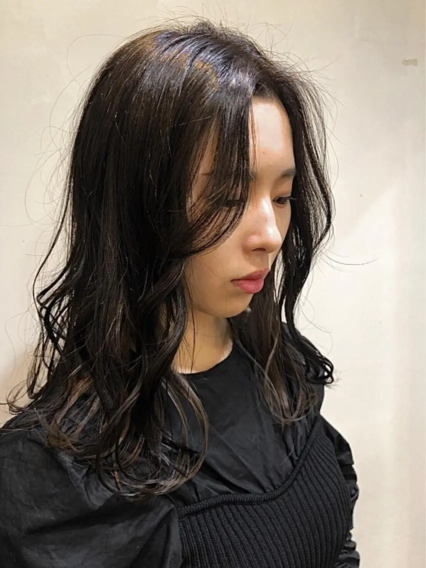 ミディアム カラー パーマ ブリーチ グレージュ インナーカラー ARISA 学芸大学/海外ヘアのヘアスタイル