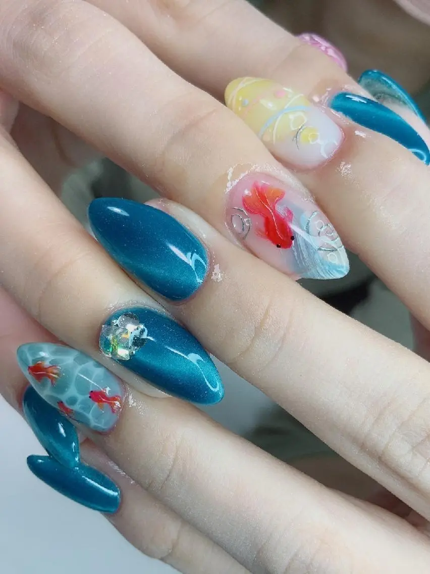 ネイル . MAKI NAILのネイルデザイン