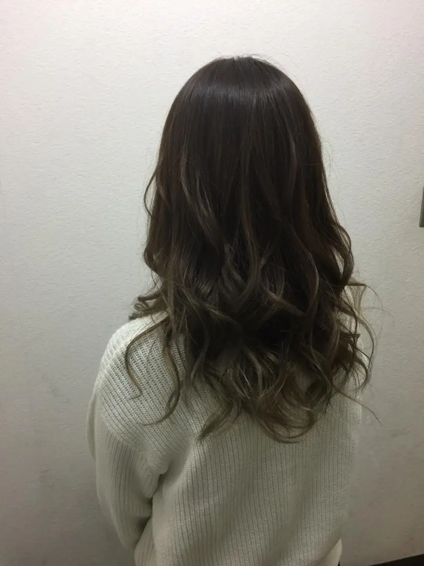 セミロング カラー グラデーションカラー グレージュ 美髪・艶髪特化美容師 RYOJIのヘアスタイル