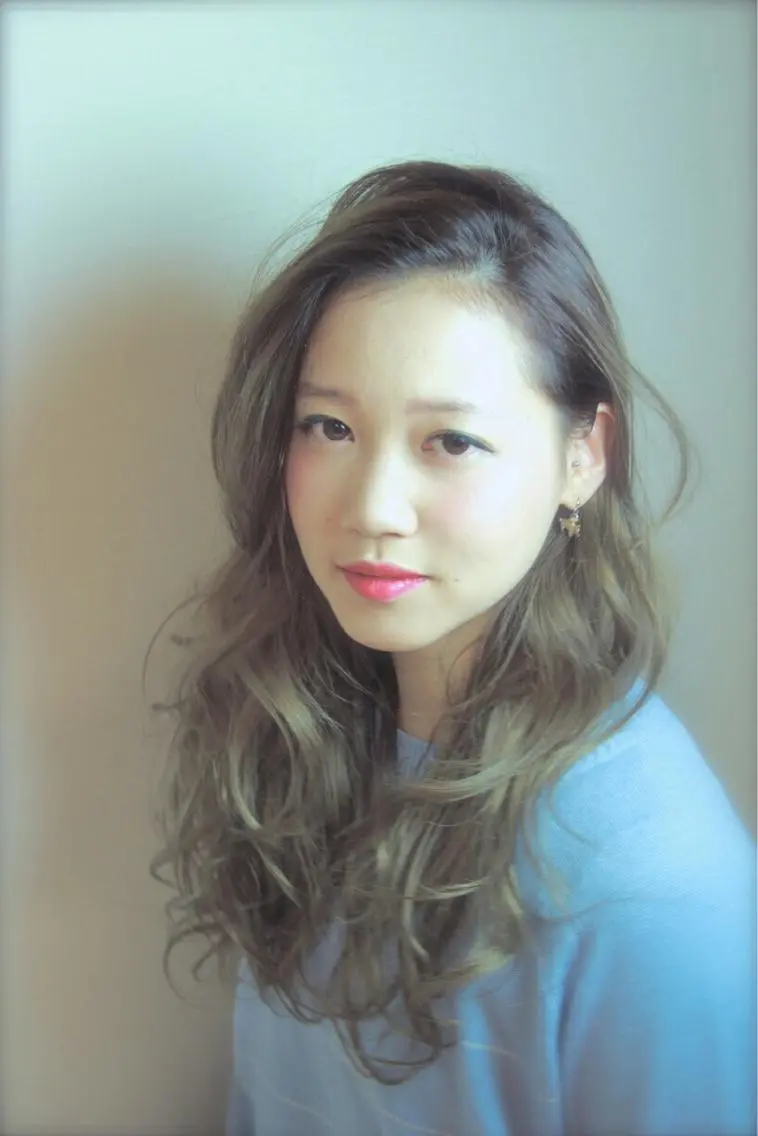セミロング カット ヘアカラー トリートメント 菊池 貢平のヘアスタイル