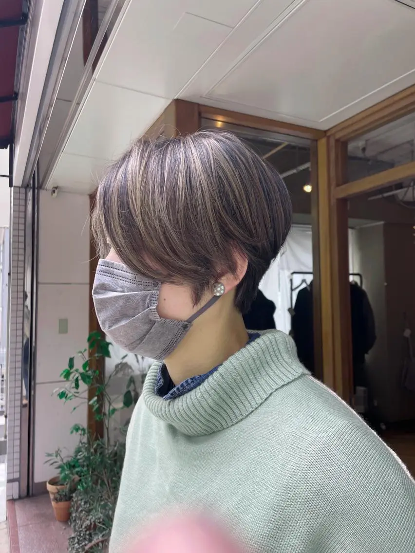 ショート カラー ブリーチ ケアブリーチ ハイライトカラー ハイライト ヘアカラー トリートメント 山本 雅由のヘアスタイル