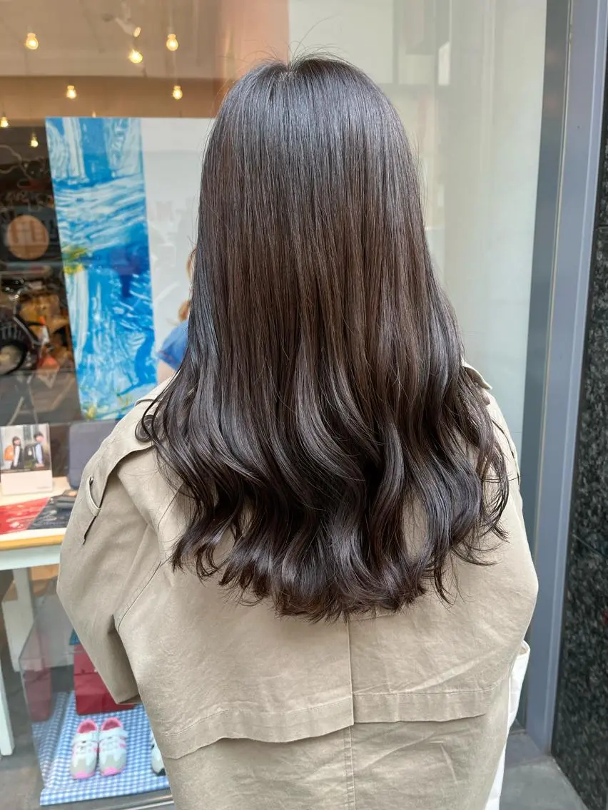 ロング カラー 菅沼 紀世/顔周りレイヤーのヘアスタイル