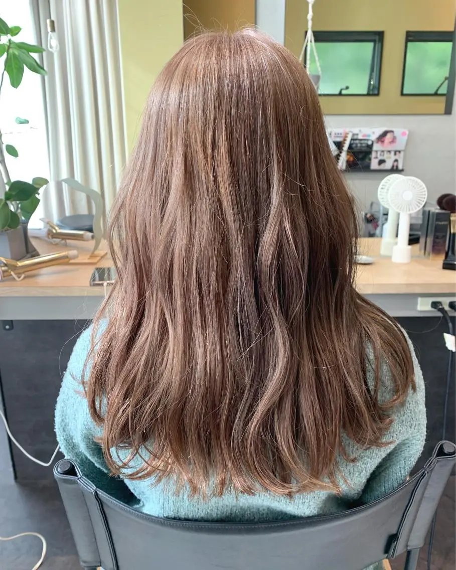 ロング カラー ベージュカラー ブリーチ カット ヘアカラー トリートメント hubhair レイヤー/透明感のヘアスタイル