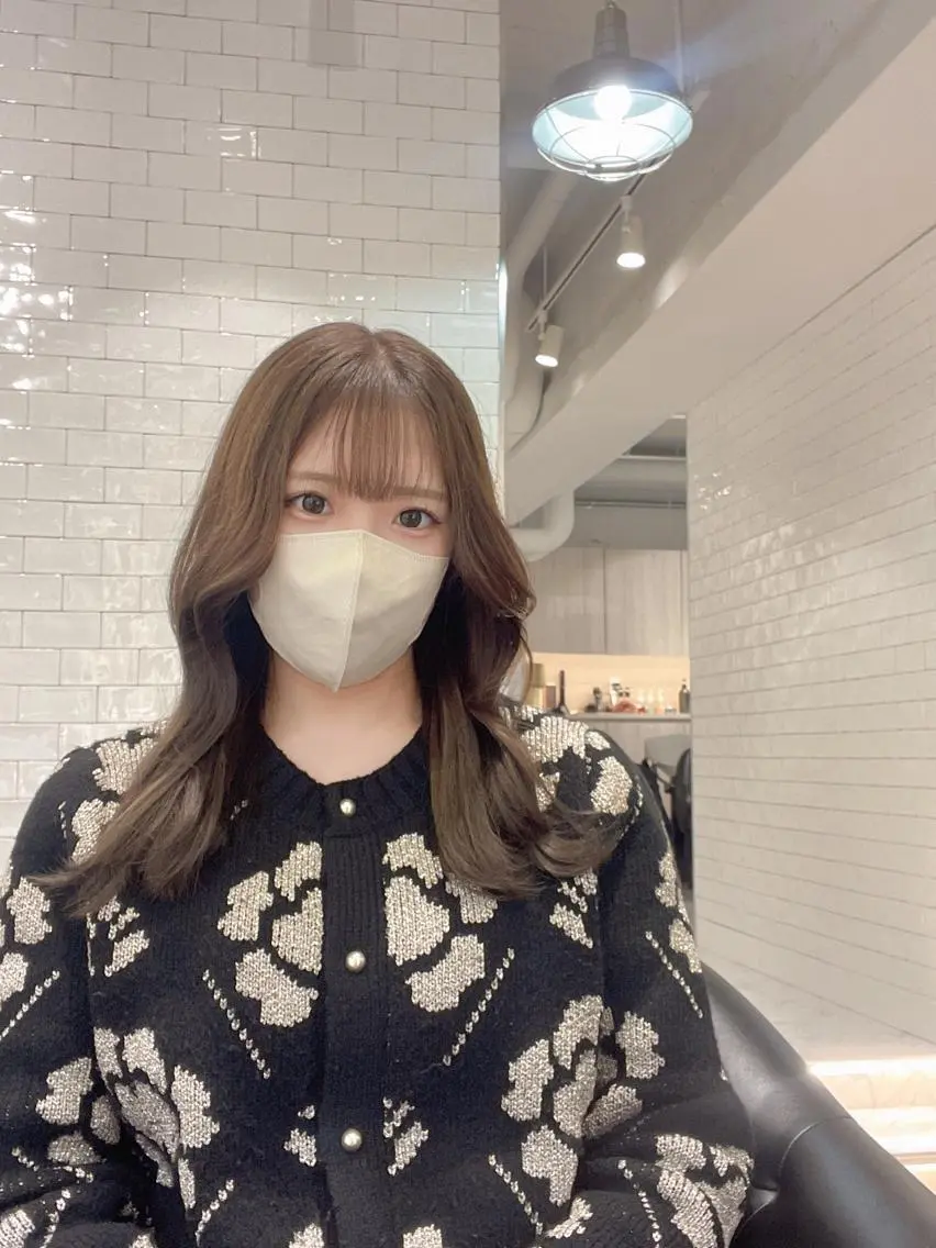 セミロング カラー カット ヘアカラー トリートメント emi/髪質改善/ 韓国風/艶カラーのヘアスタイル