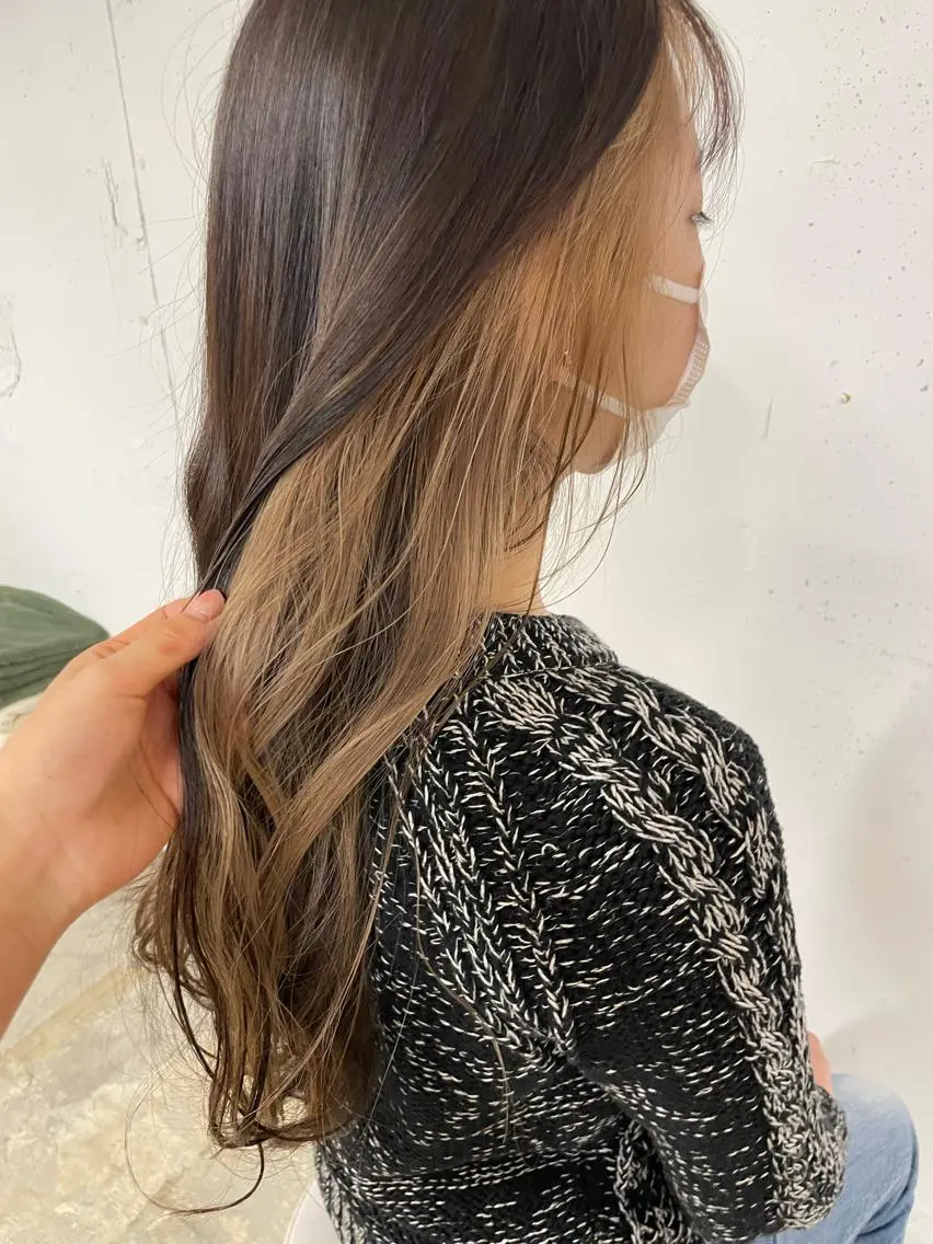 カラー ベージュカラー インナーカラー 廣元 早紀のヘアスタイル