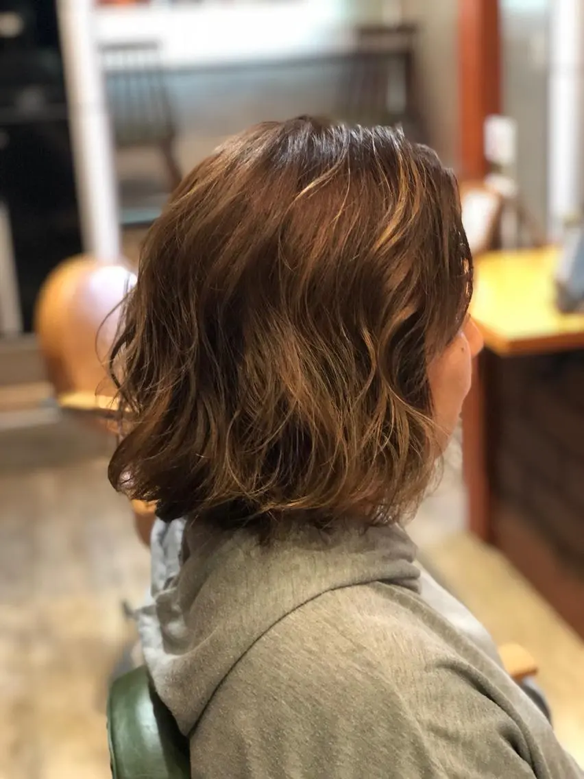 ミディアム カラー 宮下 浩一のヘアスタイル