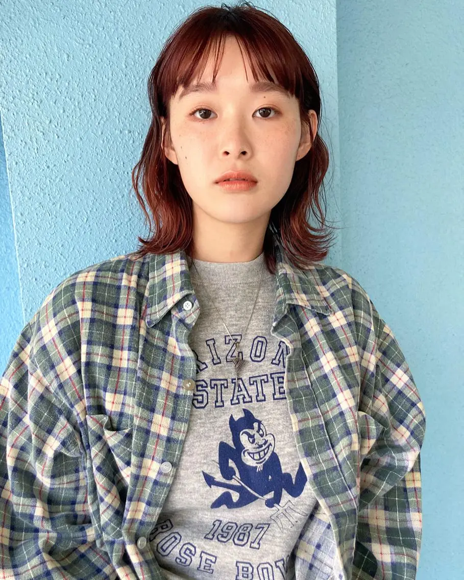 ミディアム カット 金田 夏野のヘアスタイル