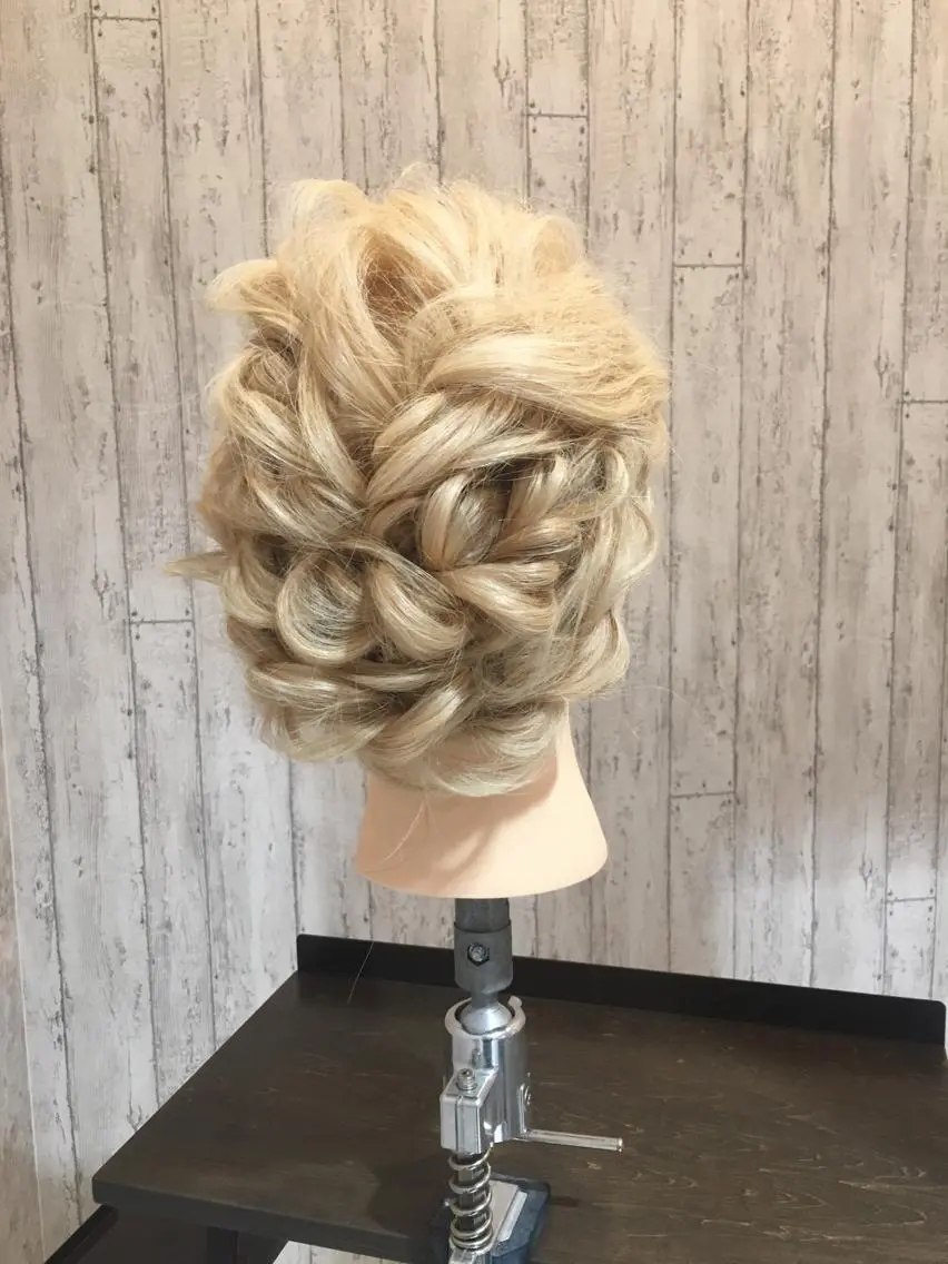 セミロング ヘアアレンジ Blanco Color&Careのヘアスタイル