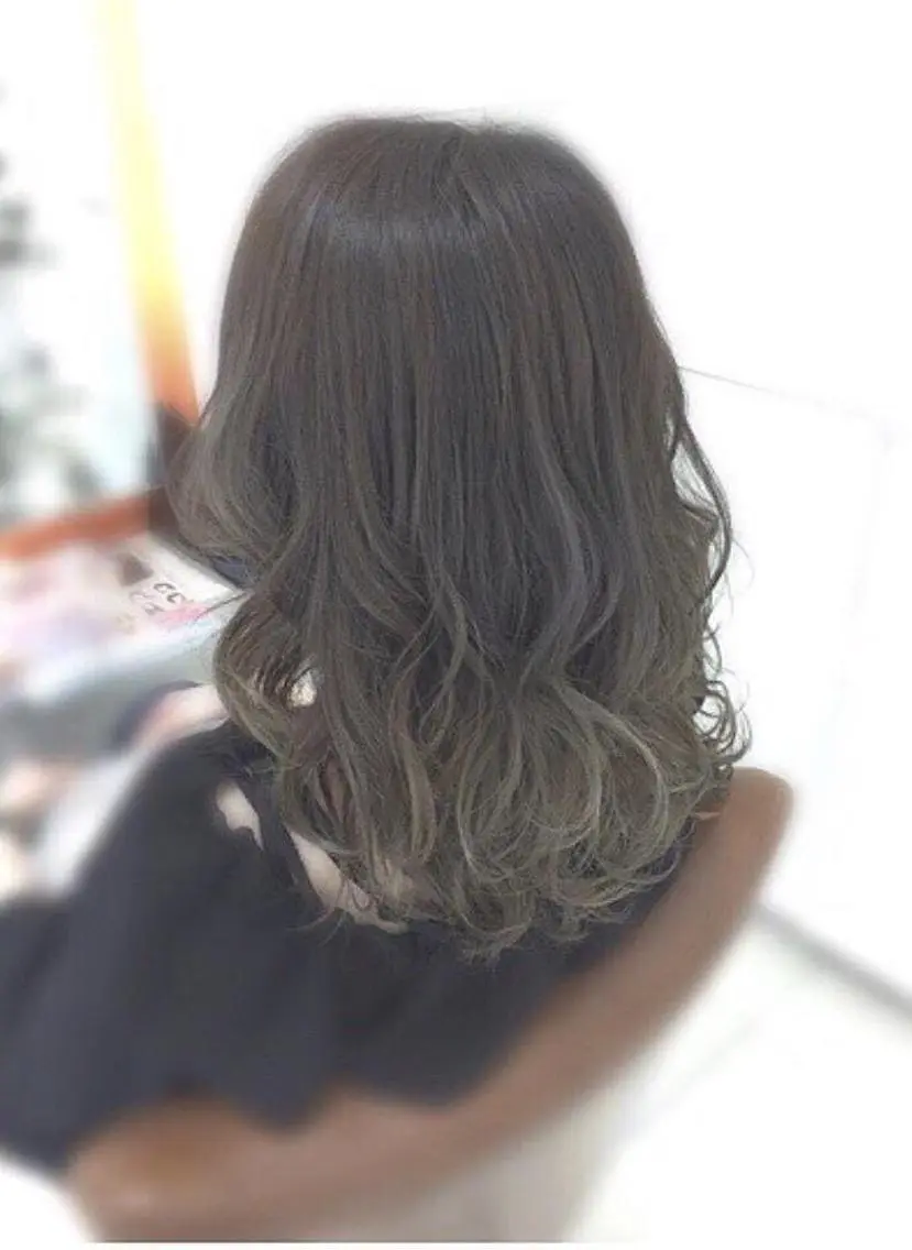 ショート カラー 透明感ハイトーン🦄 キラ🌈のヘアスタイル