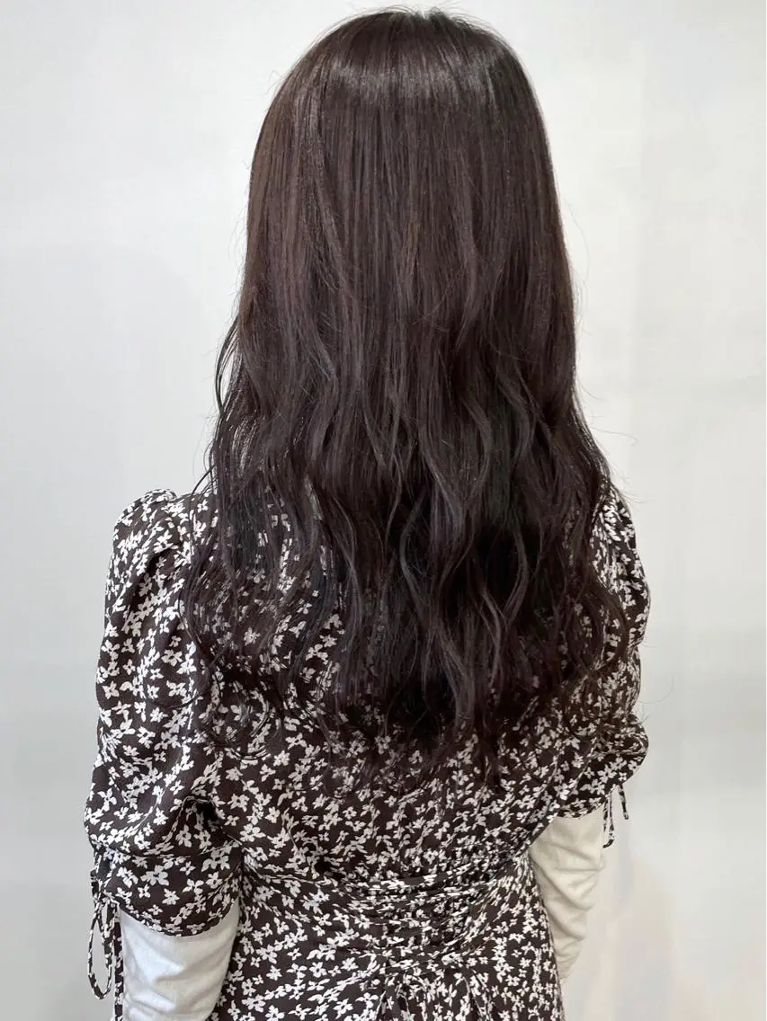 カラー ヘアカラー white.梅田 デザインカラー🦄のヘアスタイル