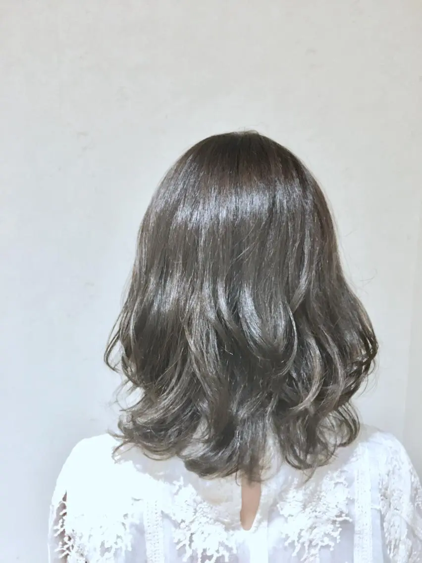 ミディアム カラー グレージュ ヘアカラー タワラ ソウタ Directorのヘアスタイル