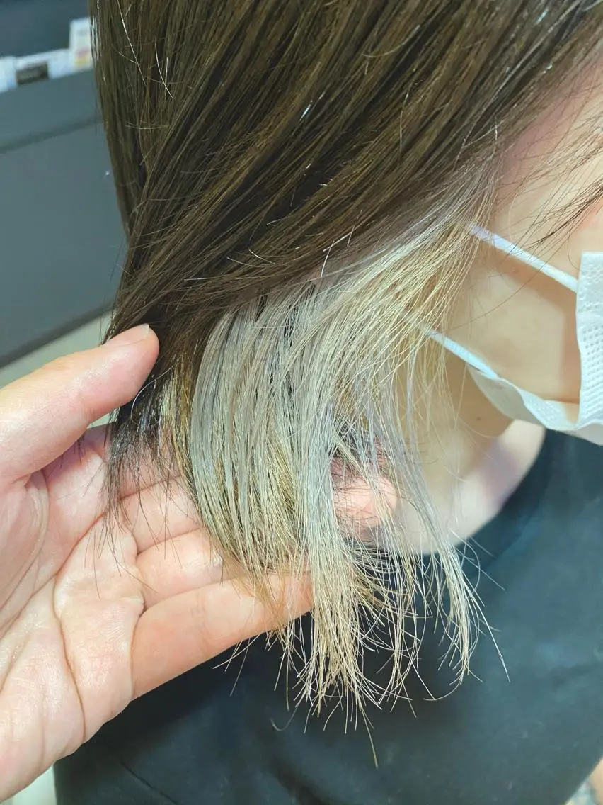 ミディアム カラー ベージュカラー ブリーチ ホワイトベージュ ヘアカラー エクステ/ハイトーン /インナー礒野朱里のヘアスタイル