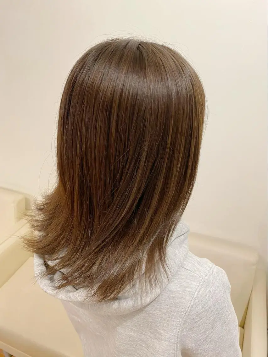 ミディアム カラー ベージュカラー カット ヘアカラー トリートメント 石井 佑樹のヘアスタイル