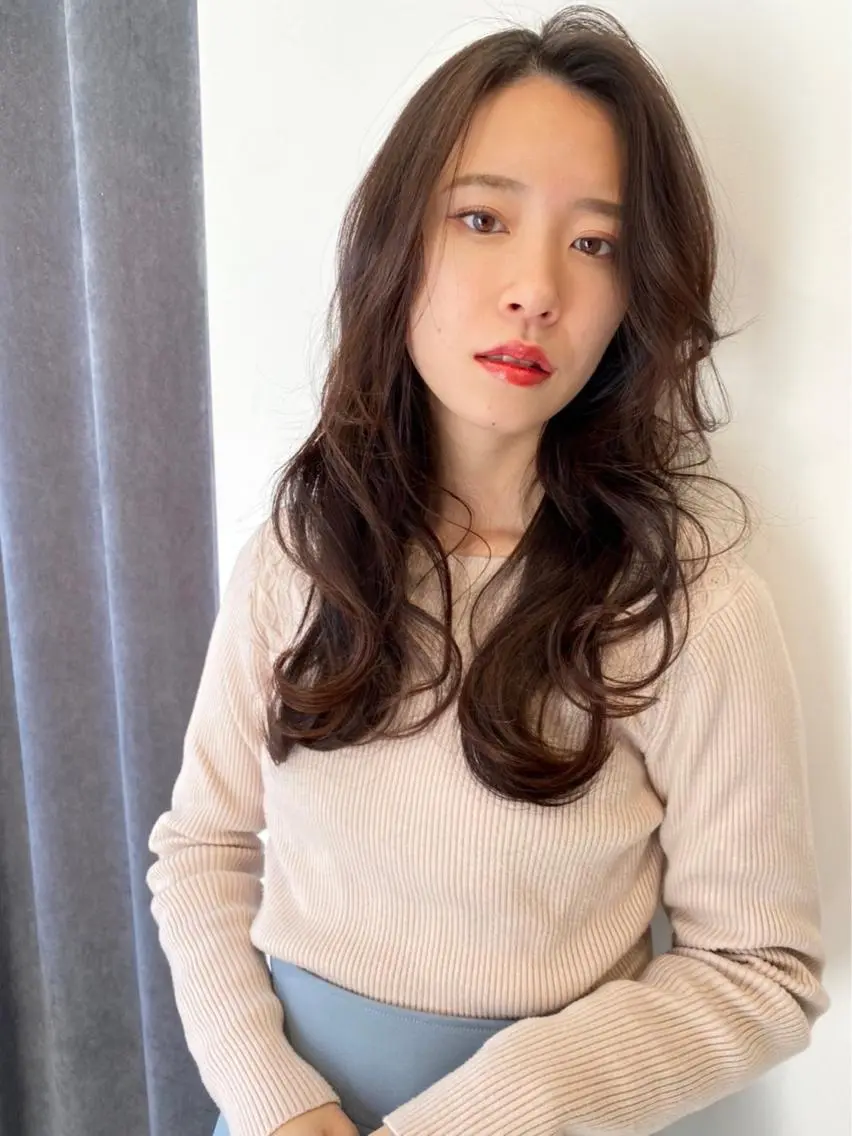 ロング newi銀座オオクラ ホユギのヘアスタイル