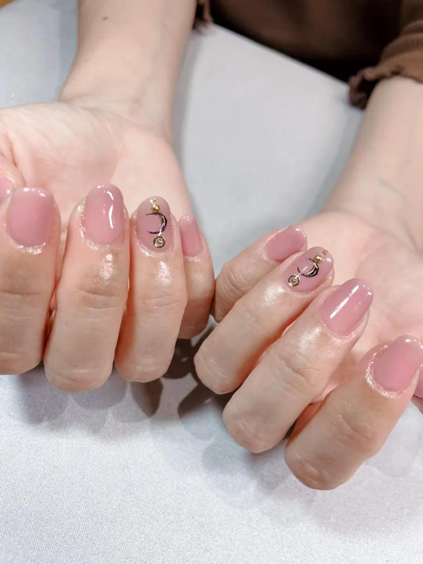 ネイル iiloo aromaworksのネイルデザイン