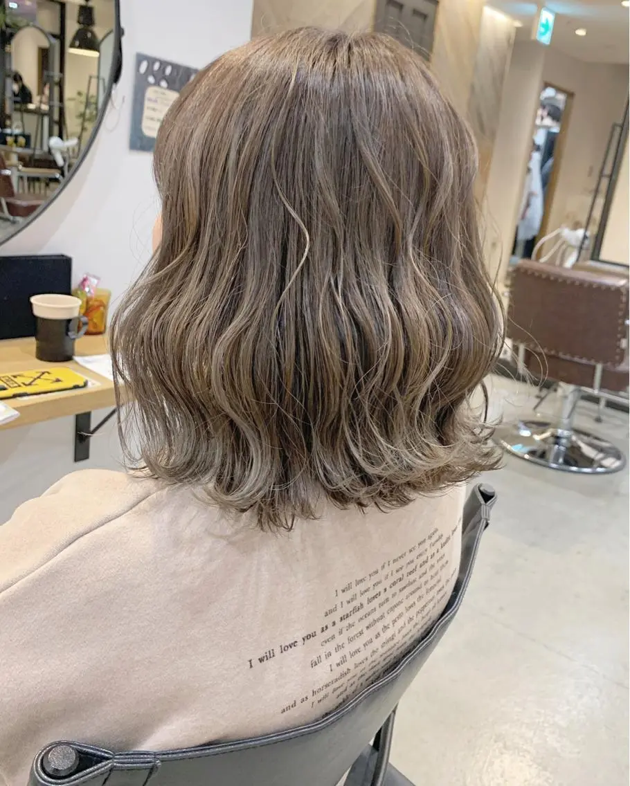 ミディアム カラー ヘアカラー トリートメント ハイトーンカラー♡ yuのヘアスタイル