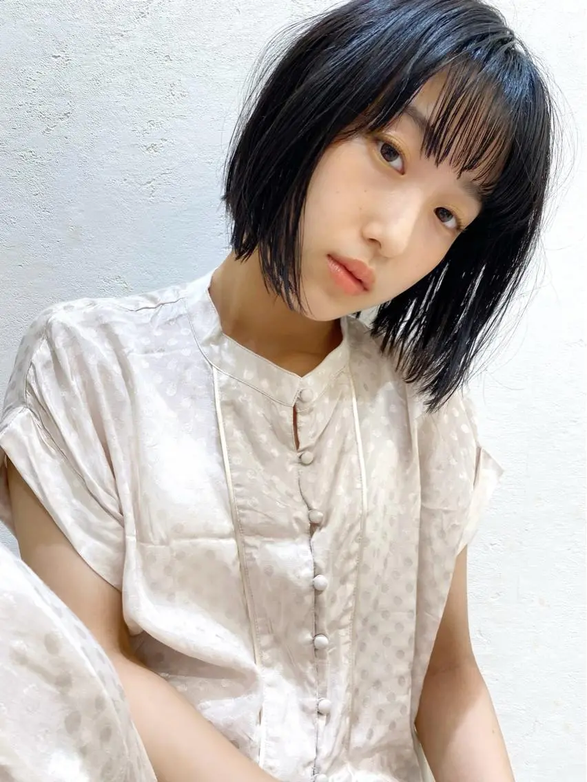 ショート ボブ カット レイヤー/大人ボブ| ワタナベ リョウカのヘアスタイル