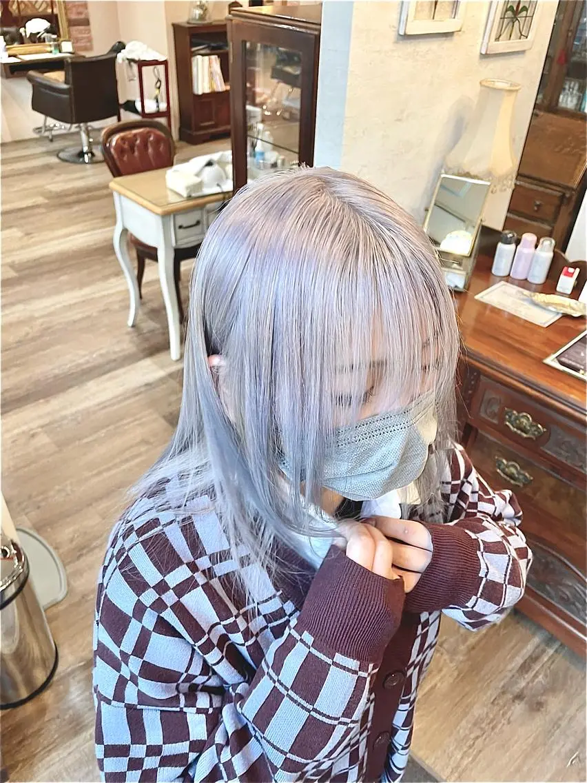 ミディアム カラー ブリーチ ヘアカラー トリートメント マツノ ユウキのヘアスタイル
