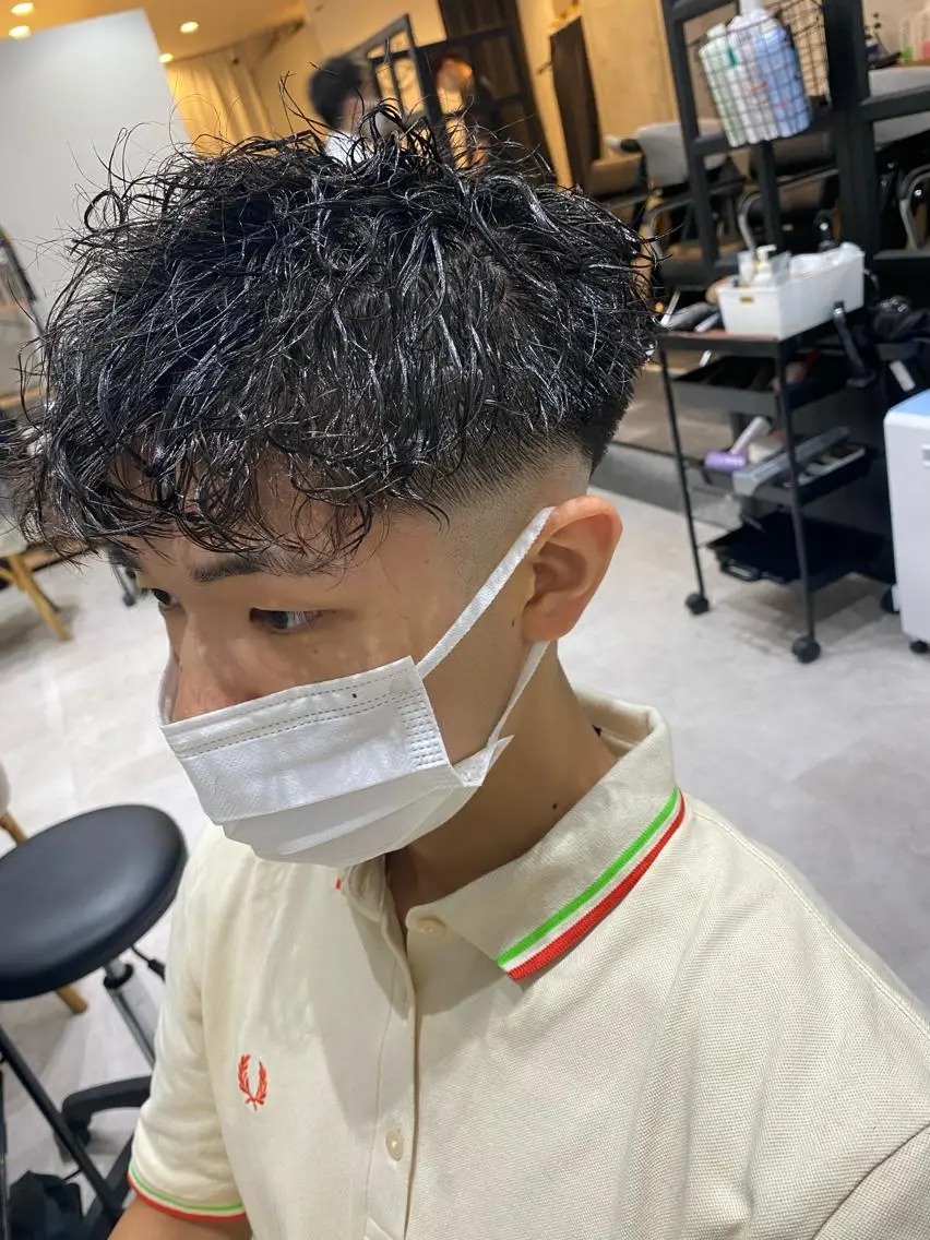 ショート パーマ メンズ カット パーマ トリートメント 似合う髪型見つけます AYAKAのヘアスタイル