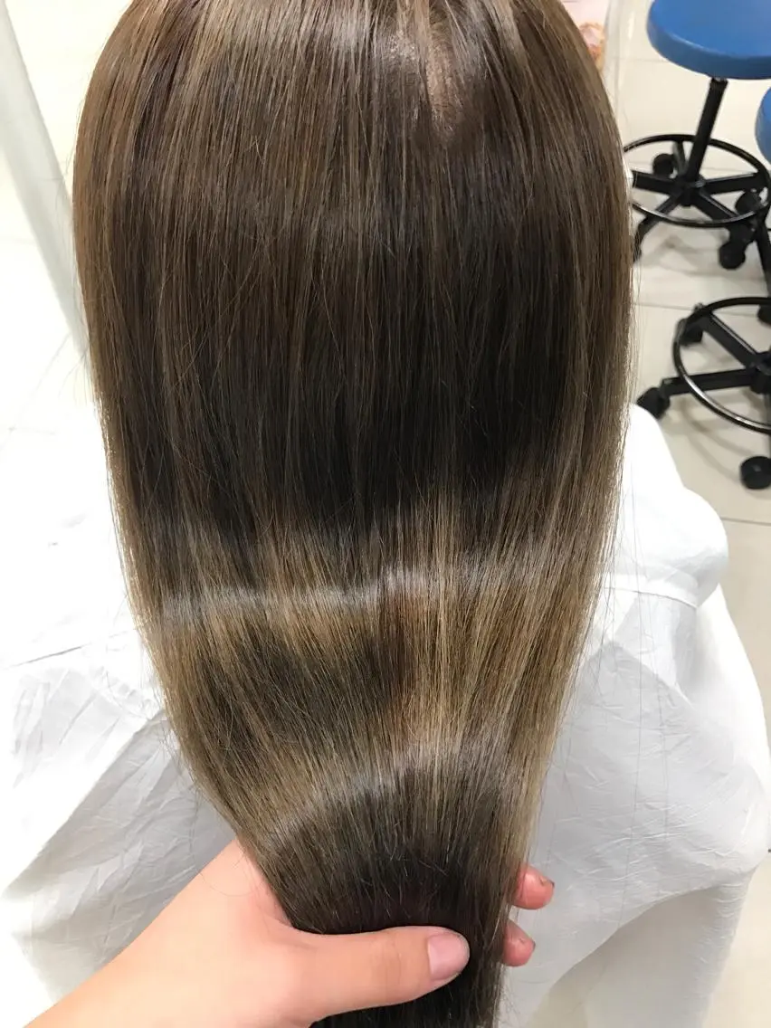 ロング カラー ハイライトカラー イルミナカラー ハイライト 【暖色カラー特化】 中山由梨のヘアスタイル