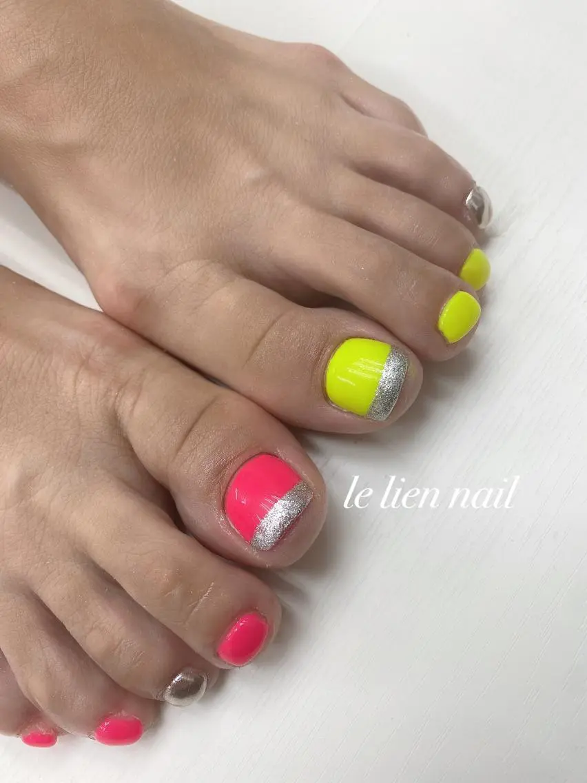 ネイル フットネイル ラメ(グリッター) le lien nailのネイルデザイン